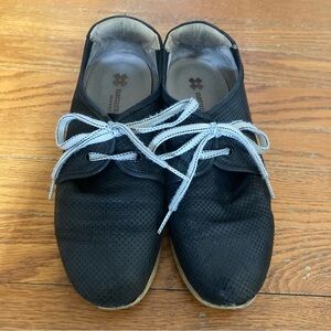 4/$10 - Naturalizer Contour Black Lace-Up Sneakers